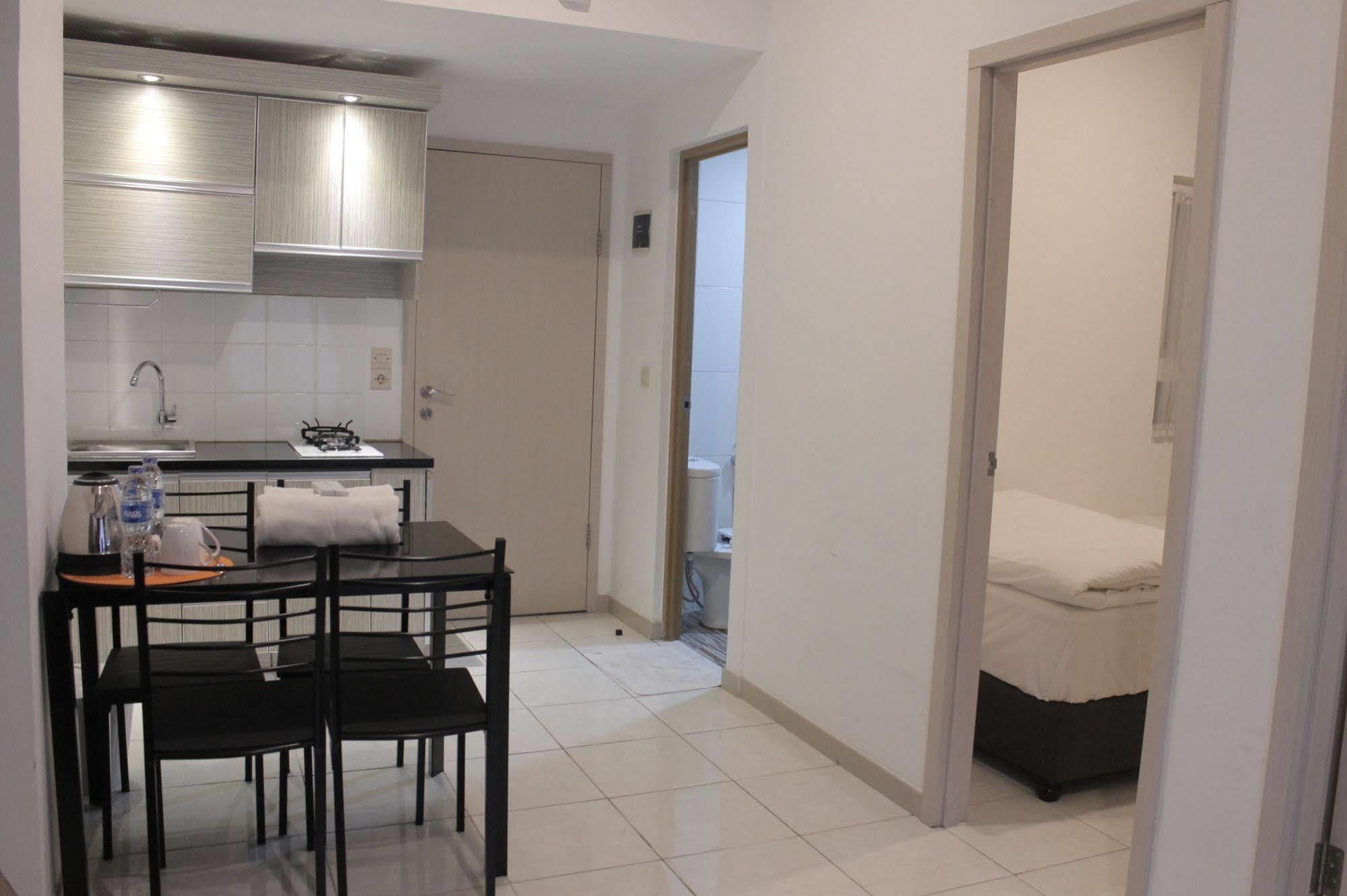 Myrooms Bekasi Exterior photo