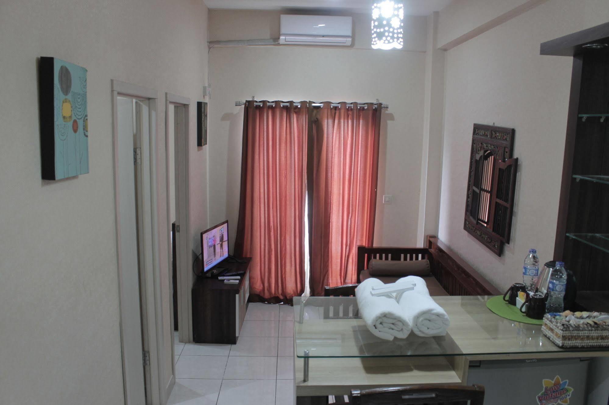 Myrooms Bekasi Exterior photo